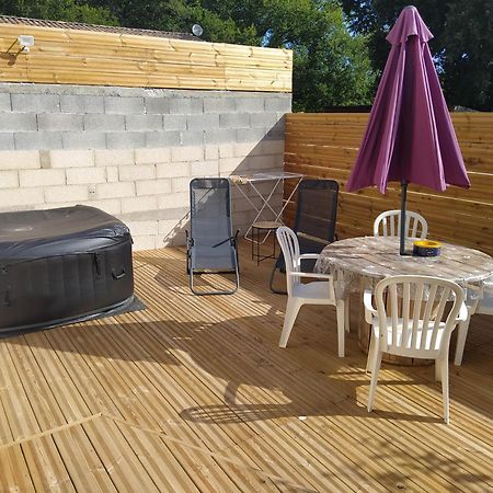 Studio Cosy Avec Terrasse Et Jacuzzi A Disposition De Mai A Aout Rians  Buitenkant foto